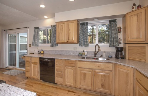 Woodland Park House | Woodland Park Hideaway - NEW HOT TUB - Perfect Family Getaway!