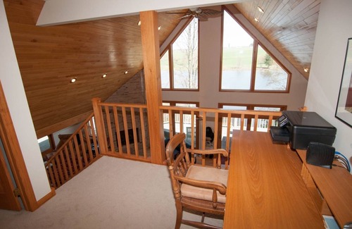 Davis House | Woodland Pond - 132 Teakwood DrivennWoodland Pond - Lake Front Home, Air Conditioning, Hot Tub