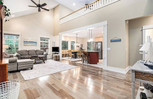 South Haven House | Woodland Retreat: Steps to Beach, Sleeps 12!