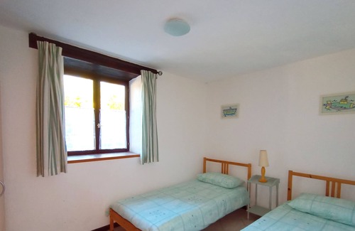 La Chapelle-de-Brain Cottage | Woodland View Barn, South Brittany barn, free bikes, WiFi, near village.