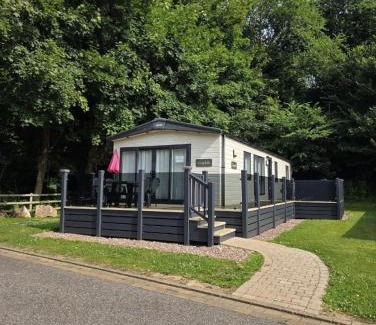 Paignton Resort | Woodland View Exec Van - Hot Tub - Private Parking - Hoburne Devon Bay
