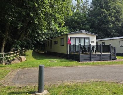 Paignton Resort | Woodland View Exec Van - Hot Tub - Private Parking - Hoburne Devon Bay
