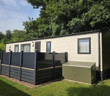 Paignton Resort | Woodland View Exec Van - Hot Tub - Private Parking - Hoburne Devon Bay