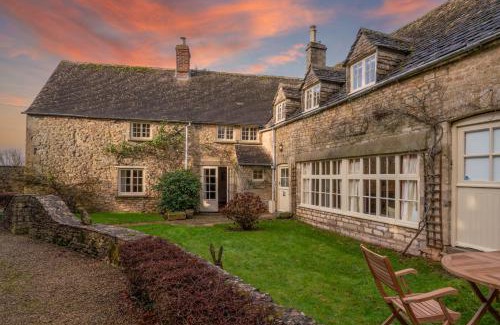 Rendcomb House | Woodmancote Manor Cottage