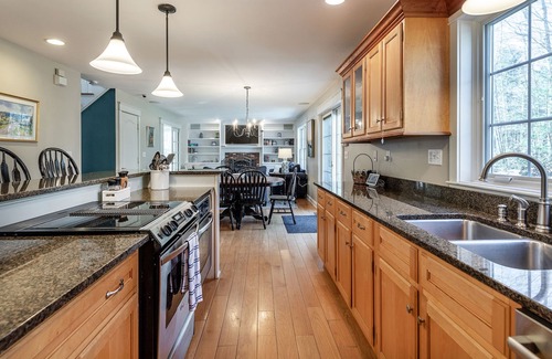 Goshen House | Woodridge Lake Classic Colonial 5 BR Lake House.