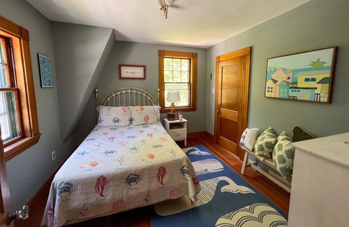 Woods Hole House | Woods Hole Retreat. Short walk to town and beach.