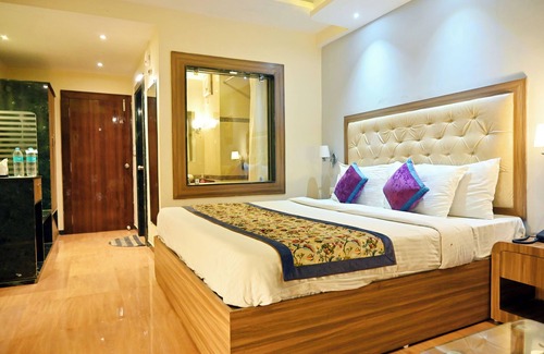 Bhopal Hotel | Woods inn Resort