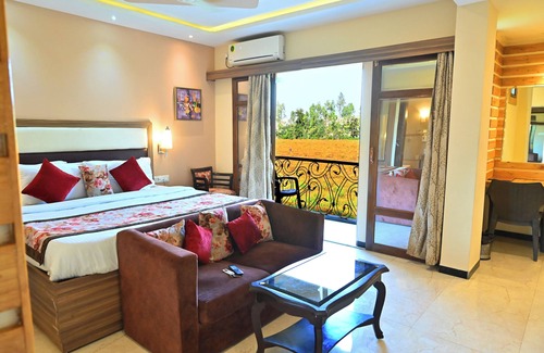 Bhopal Hotel | Woods inn Resort