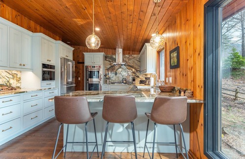 Montreat House | Woodscape | Updated Montreat Home | 5 Minutes to Black Mtn!