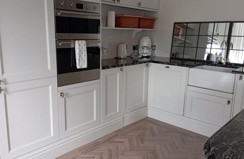 Kelvinbridge Apartment | Woodside Crescent, 14 Flat 1