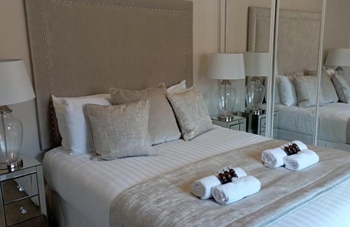 Kelvinbridge Apartment | Woodside Crescent, 14 Flat 1