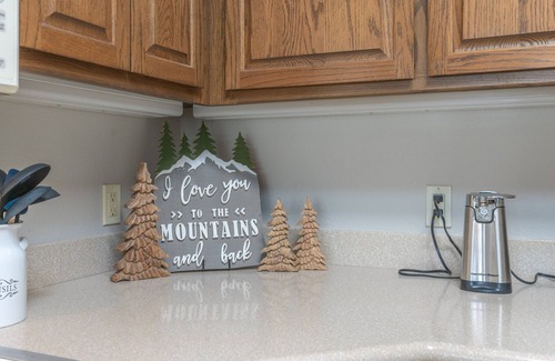 Hot Springs Village House | Woodside Memories - Peaceful Getaway & Arcade Fun!