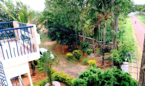 Yelagiri Hotel | Woodside Resort and Cafe