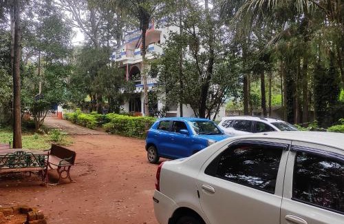Yelagiri Hotel | Woodside Resort and Cafe