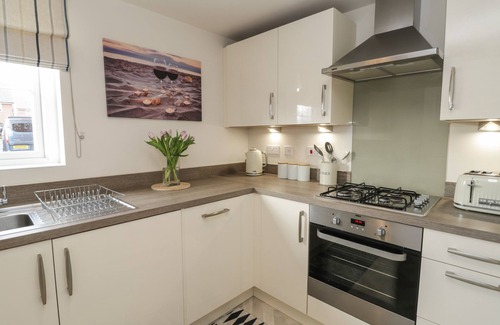 Ruswarp Cottage | WOODSIDE VIEW, character holiday cottage in Whitby