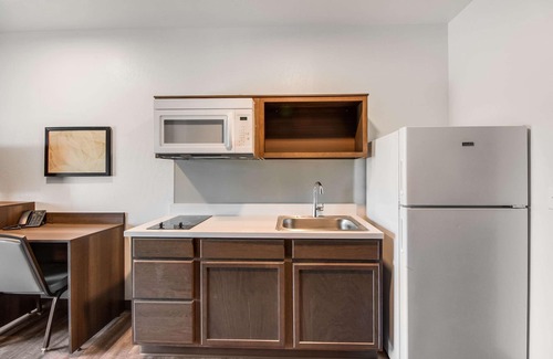 Greenacres Hotel | WoodSpring Suites Bakersfield Airport