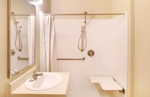 Broadmoor Hotel | WoodSpring Suites Baton Rouge East I-12