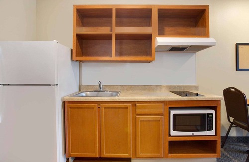 Chesapeake Hotel | WoodSpring Suites Chesapeake - Norfolk Greenbrier