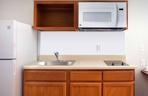 Darien Hotel | WoodSpring Suites Chicago Darien