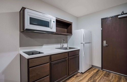 Colgate Hotel | Woodspring Suites Milwaukee - Menomonee Falls