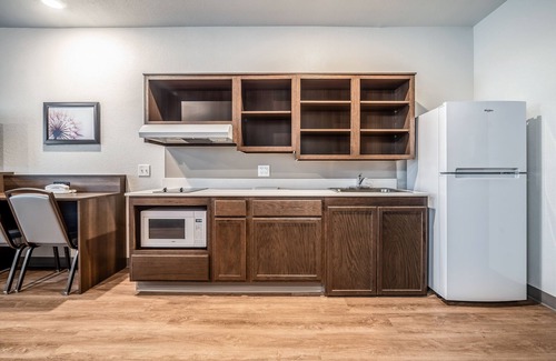 Miramar Hotel | WoodSpring Suites Miramar