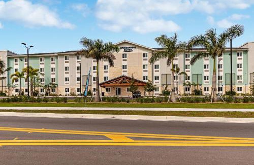 Rural Estates Hotel | WoodSpring Suites Naples