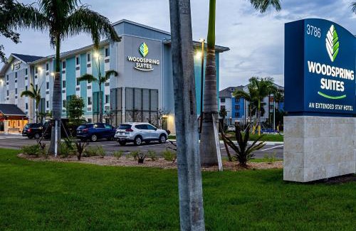 Rural Estates Hotel | WoodSpring Suites Naples