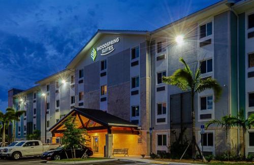 Rural Estates Hotel | WoodSpring Suites Naples