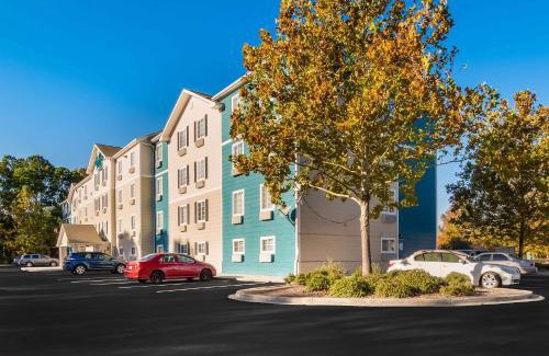 North Charleston Hotel | WoodSpring Suites | North Charleston Airport I-526
