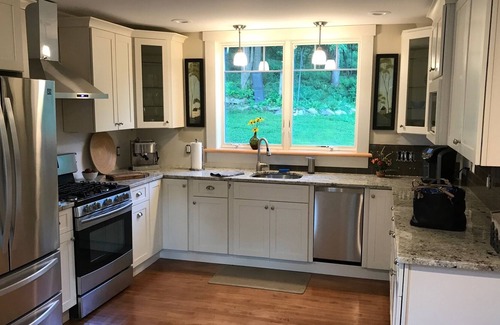 Woodstock House | Woodstock Farmhouse Completely Updated Close to Town & Ski Areas