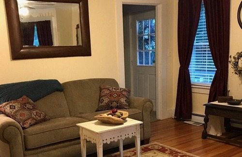 Woodstock House | Woodstock Farmhouse Completely Updated Close to Town & Ski Areas