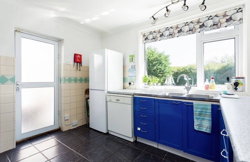 Poole House | Woodstock - Short Drive to Sandbanks Beach
