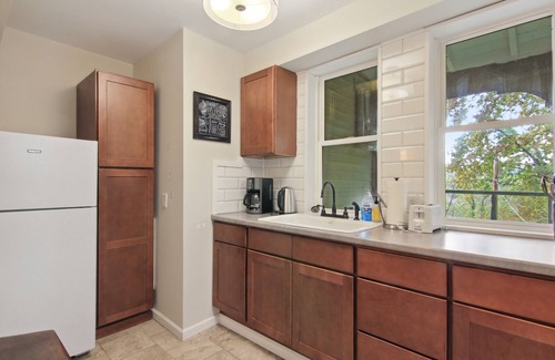 Ithaca Apartment | Woodsy Escape w/Private Balcony