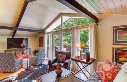 Mountain Home House | Woodsy Mountain Home Escape Walk to Marina!
