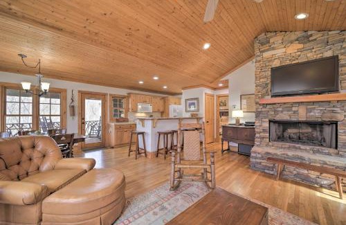 Cashiers House | Woodsy Smoky Mtn Hideaway with Grill and Views!