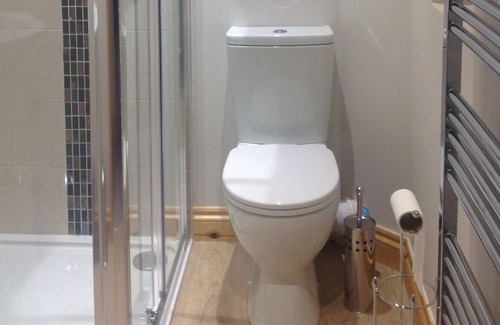 Cutthorpe House | Woodview lodge beautiful walks from door pet friendly level access through out