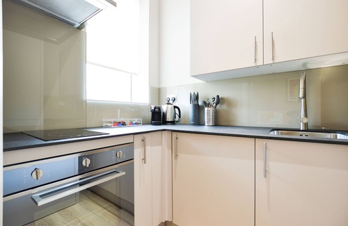 Highgate Apartment | Woodview Serviced Apartments by Concept Apartments