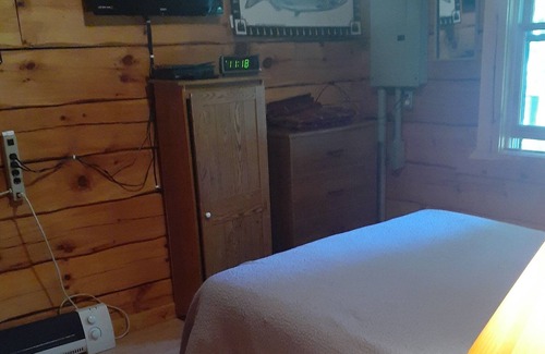 Wauksaukee Cabin | Woody's Cozy Cabin on the Menominee