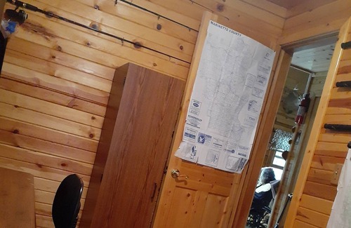 Wauksaukee Cabin | Woody's Cozy Cabin on the Menominee