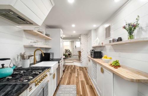 Midtown Apartment | Woody's Place