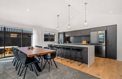 Lowburn House | Wooing Retreat - Cromwell Holiday Home