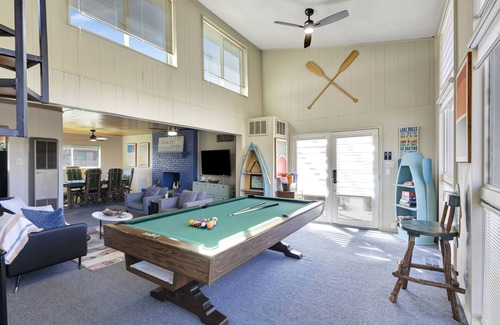 Lavon Cabin | Work Crew/Insurance-Ready Home Near Lavon & Wylie - ON THE WATER!