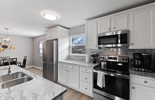 Jeffersonville - Clarksville House | Work&Play: Work Friendly, Ping Pong, & Grill