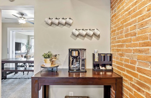 Waterloo Apartment | Work, Relax, Unwind: Loft Stay!