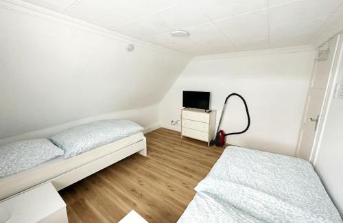 Rheidt Apartment | Work & Stay Apartment in Niederkassel