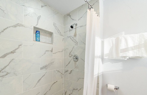 Beaumont House | Workers Haven - Pet Friendly- Patio- Fiber Wi-fi