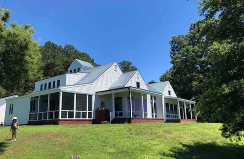 Reedville House | World Class Waterfront Home! Drop anchor & RELAX!