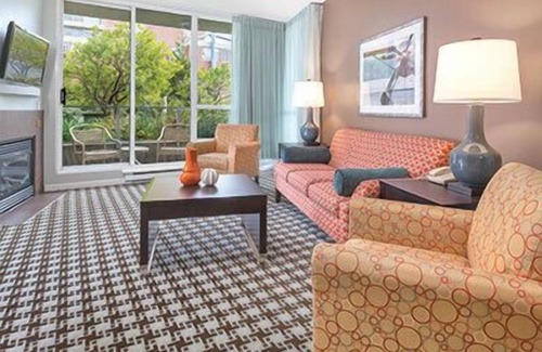 Inner Harbour House | Worldmark Victoria - 2BD Sleeps up to 6