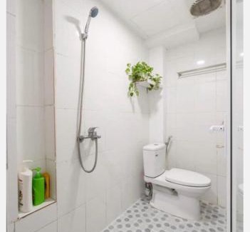 Hanoi Backpacker Quarter Apartment | Worth Living Apt/Old quarter/5 paxs/Bth/3mins to Hoankiem Lake