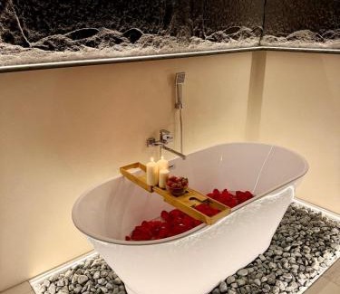 Arad Apartment | Wot Luxury Silver Center